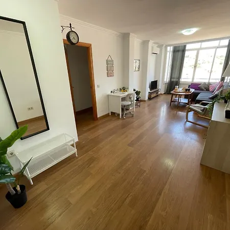 Sunny 3 Bed Only 7 Minute Walk From Beac Lejlighed *
