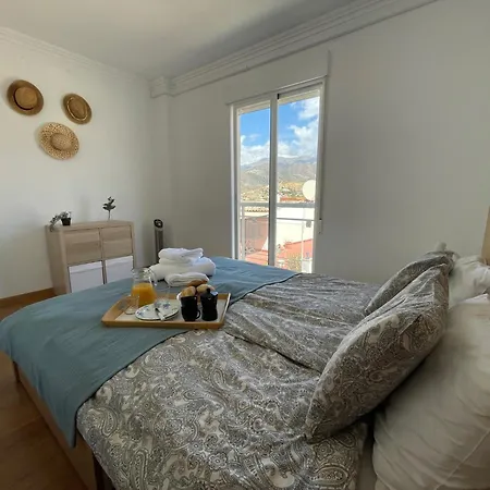 Sunny 3 Bed Only 7 Minute Walk From Beac *